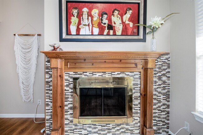 Building Photo - 728 Bering Dr
