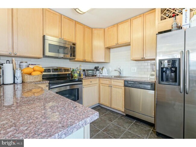 Building Photo - 111 S 15th St