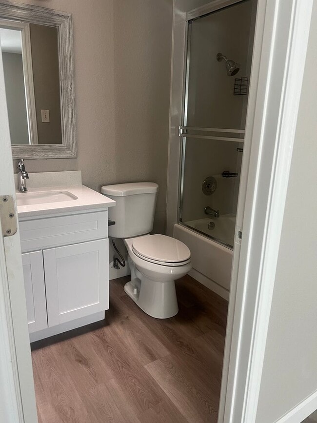 Building Photo - 3bd Duplex