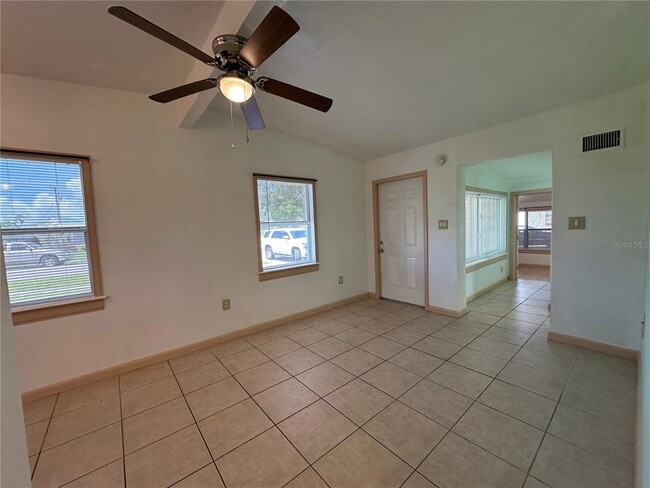 Building Photo - 3340 Normandy Dr
