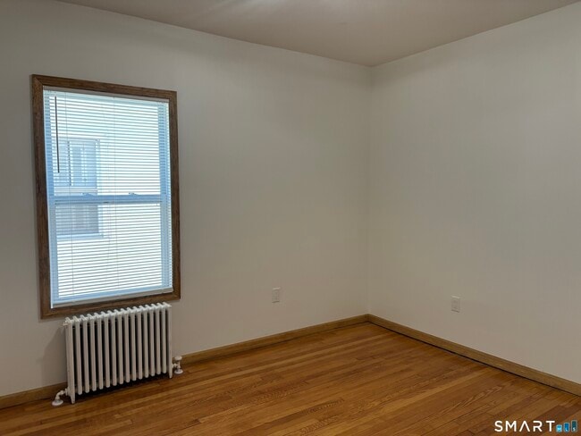 Building Photo - 28 Eld St