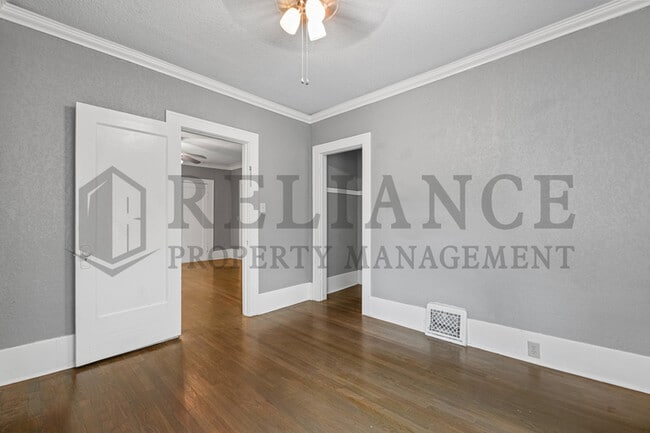 Building Photo - 332 N Rutan St
