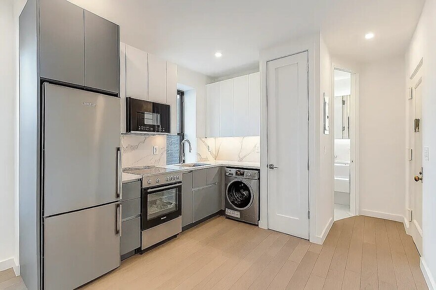 Building Photo - 19 Wyckoff St