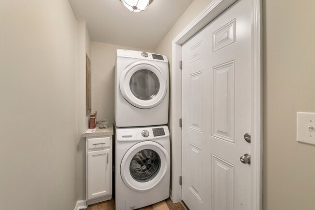 Building Photo - 1015 Martin St