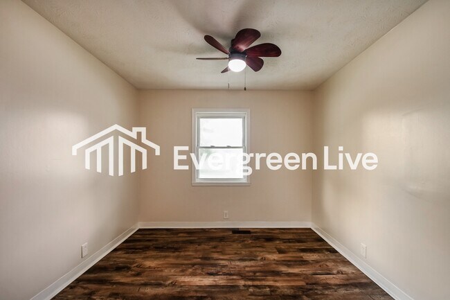 Building Photo - 4619 N Richardt Ave