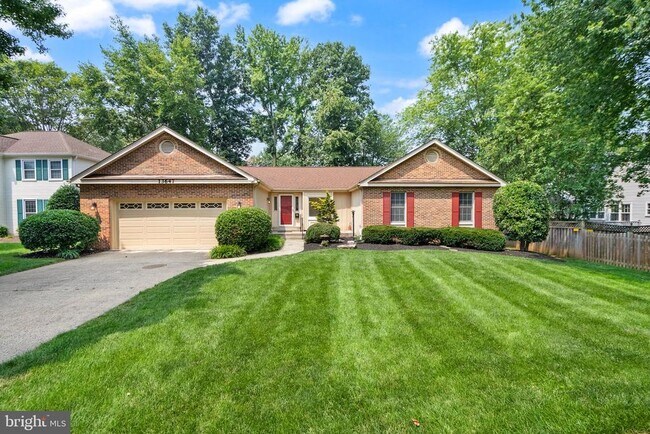 Building Photo - 13647 S Springs Dr