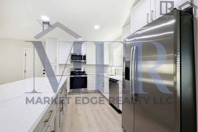 Building Photo - 3Bed/2Bath Home at Union Hills/I-17! $399 ...