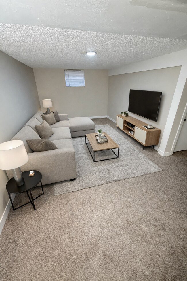 Building Photo - 7431 Lake Dr