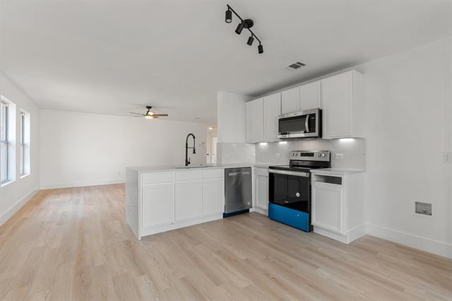 Building Photo - 1030 Churchill Dr