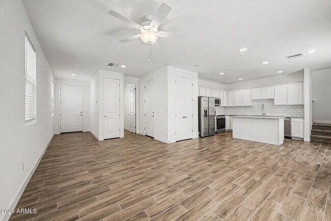Building Photo - 5532 S Dillon