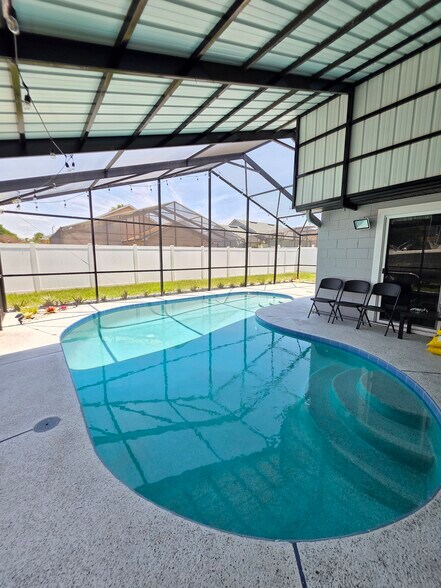 Building Photo - 763 Country Woods Cir