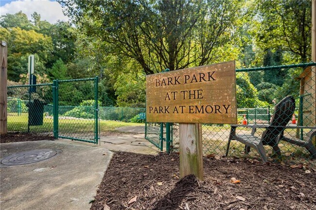 Building Photo - 1647 Briarcliff Rd NE