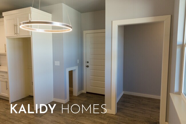 Building Photo - 306 Kirks Holw