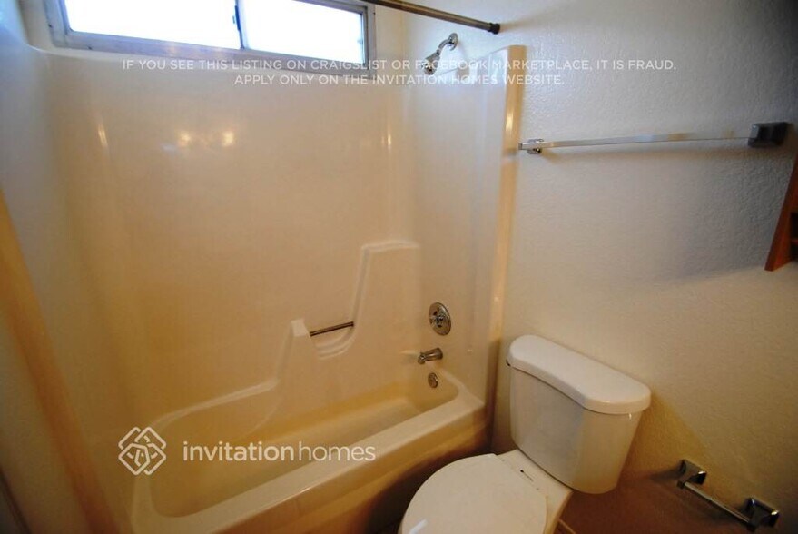 Building Photo - 4806 W Christy Dr