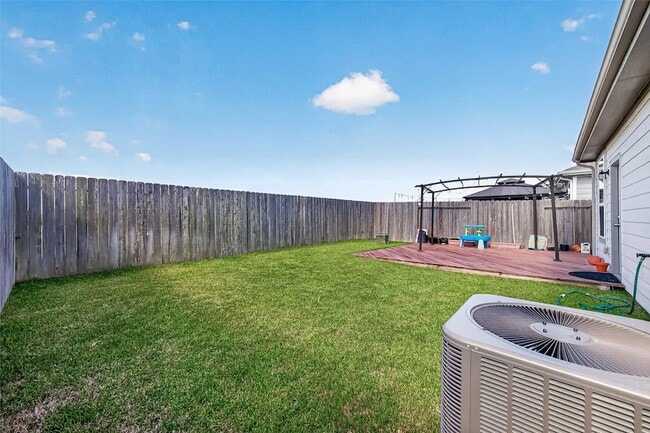 Building Photo - 16039 Kingfield Haven Dr