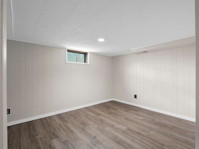 Building Photo - 4 Bedroom/ 2 Bath Home for Rent in NW Roanoke