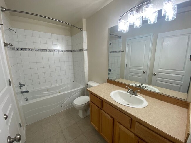Building Photo - A beautifully maintained (2) bed, (1.5) ba...
