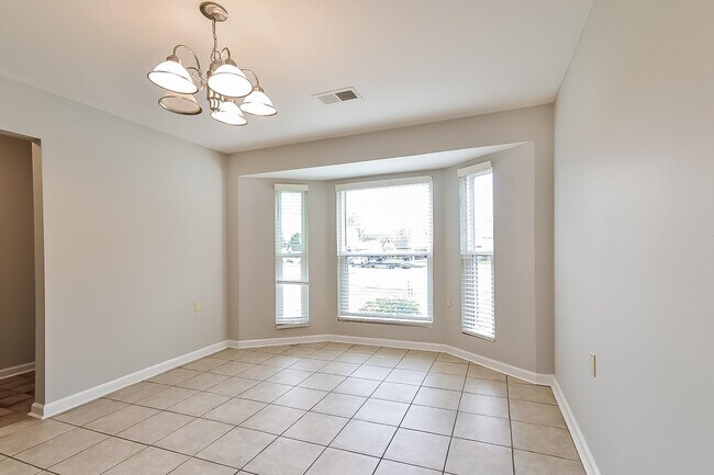 Building Photo - 3890 Birchshade Cove