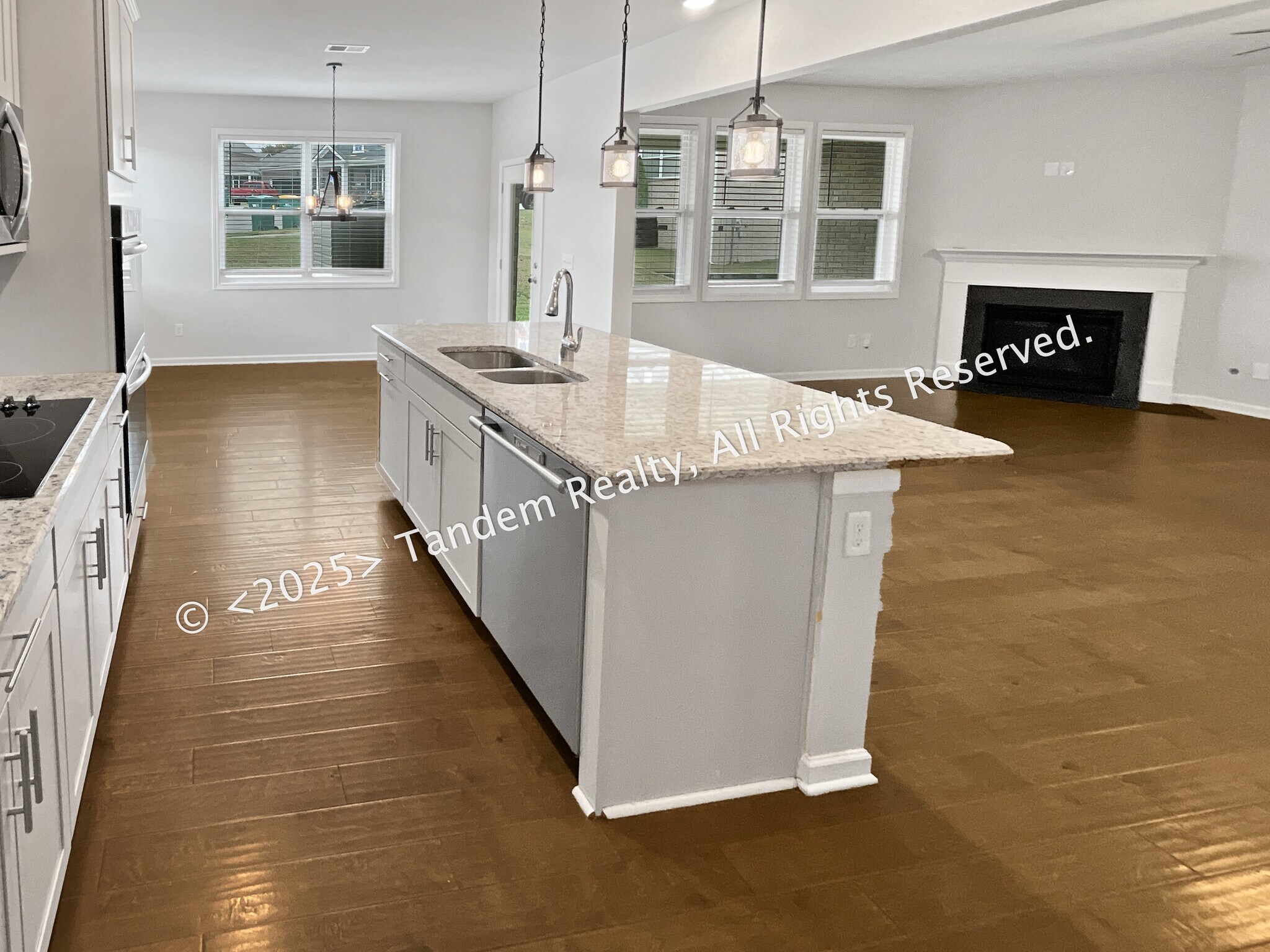 Building Photo - 8020 Forest Hills Dr