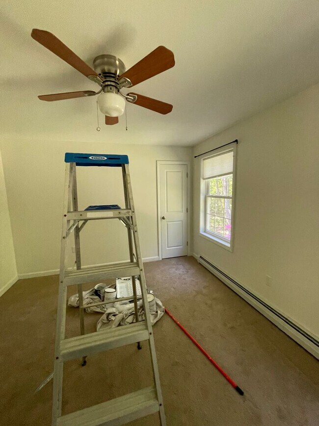 Building Photo - 7 Browns Freehold