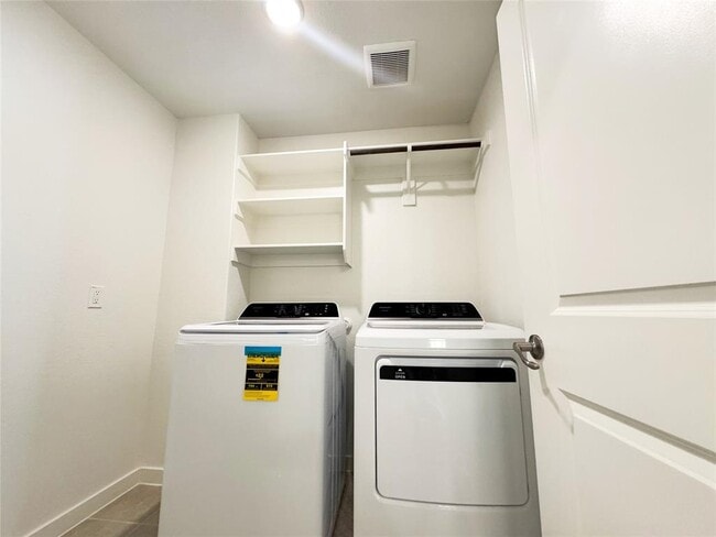 Building Photo - 7604 Purple Drop Bnd