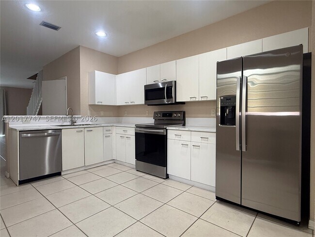 Building Photo - 2434 Cordoba Bend