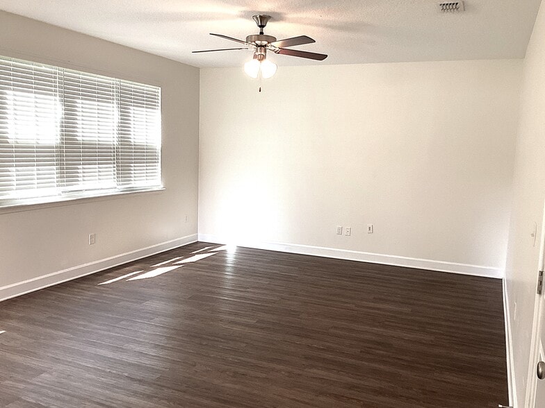 Building Photo - 1807 Silver Point