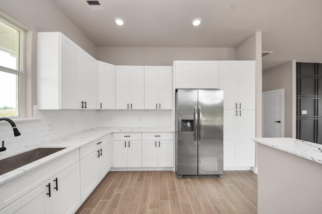 Building Photo - 11141 Rd 5503