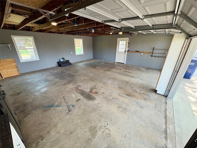 Building Photo - 300 W Main St