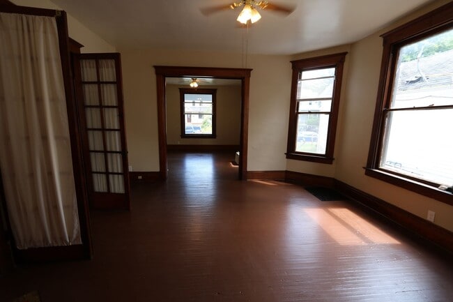 Building Photo - 1321 N 7th St