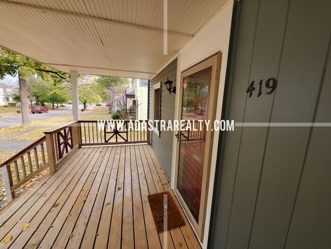 Building Photo - Beautiful Brookside Duplex-Available NOW!!