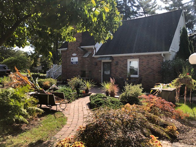Primary Photo - 1758 Penfield Rd