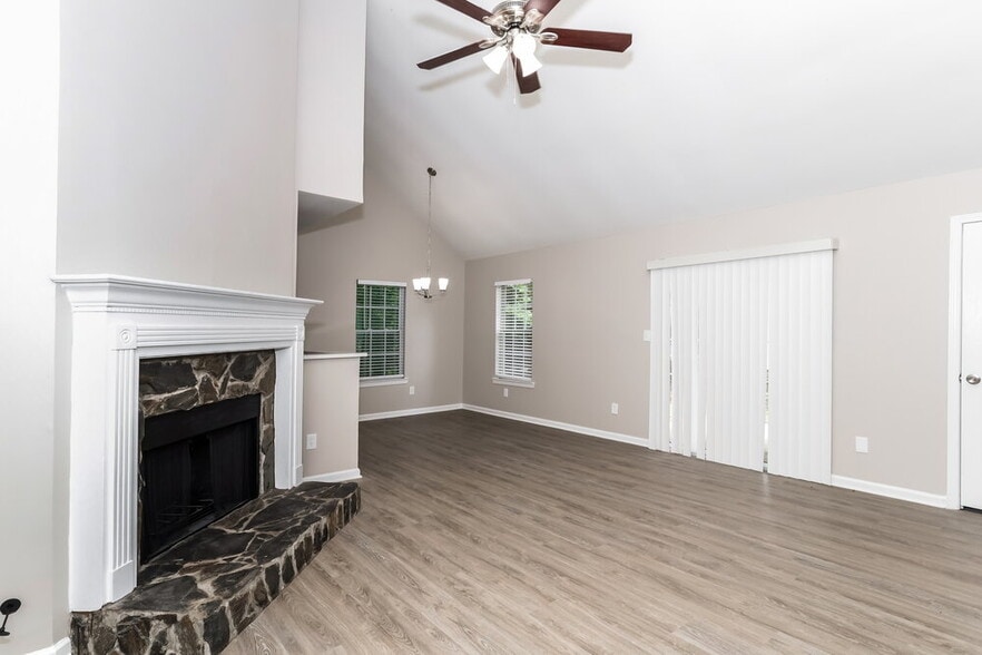 Building Photo - 517 N Fairfield Dr