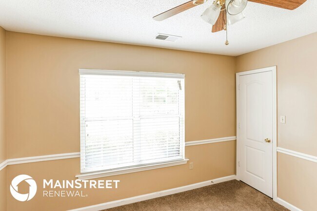 Building Photo - 6860 Hickory Crest Dr