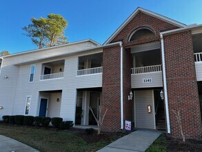 Building Photo - Town home located in Greenville