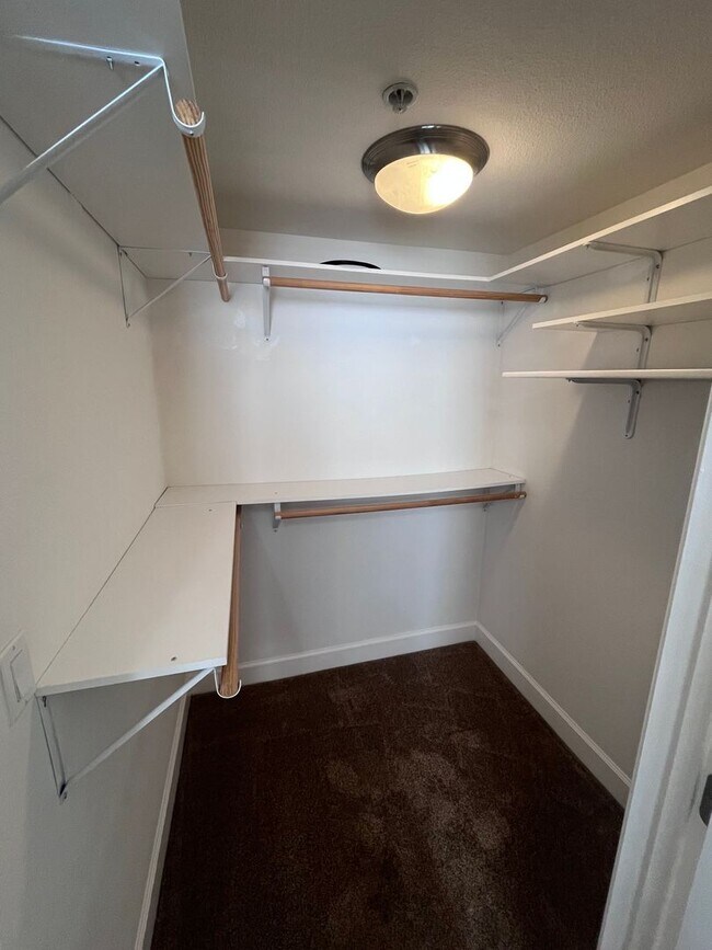 Building Photo - BEAUTIFUL CONDO AT THE PHOENICIAN IN ROSEVILLE!! $500 OFF FIRST MONTH'S RENT!!