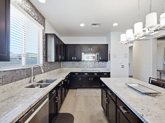 Building Photo - Spacious Cul-de-Sac Living with Modern Comforts & Community Perks