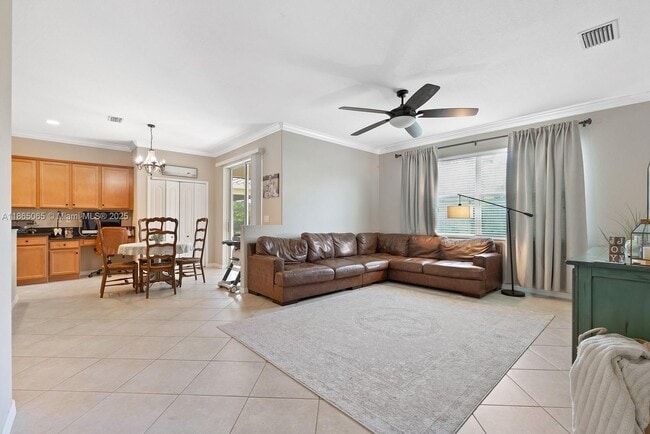 Building Photo - 2330 Heydon Cir E