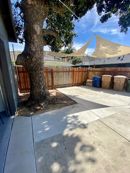 Building Photo - 71 Comstock Dr