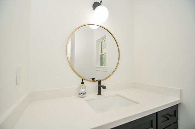 Building Photo - 6914 Evergreen St