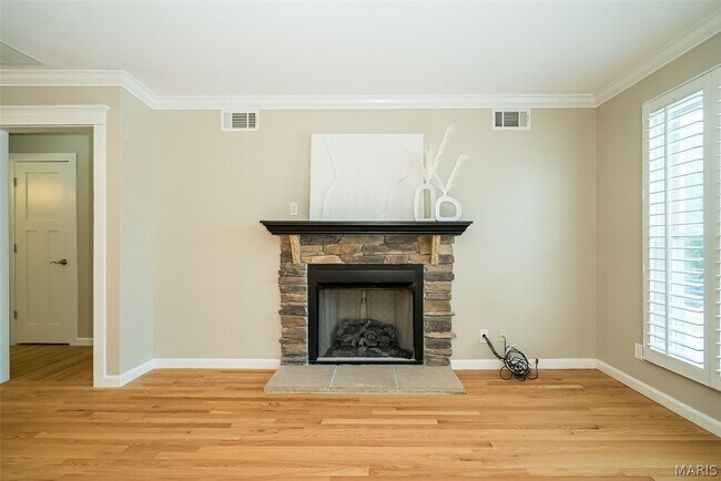 Building Photo - 1120 S Mason Rd