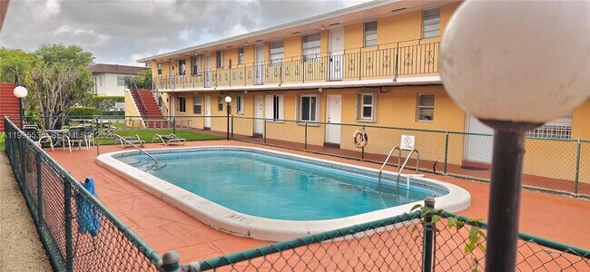 Building Photo - 3800 SW 102nd Ave