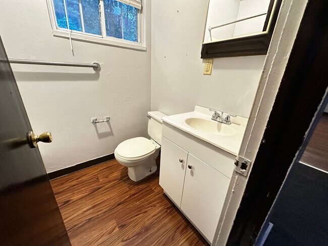 Building Photo - 526 Westinghouse Ave