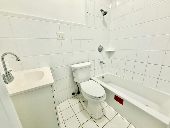 Building Photo - 204 Olean Ave