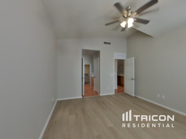 Building Photo - 3223 S 73rd Dr