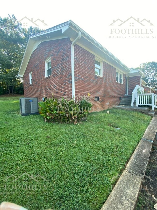 Primary Photo - 202 Kennemore St