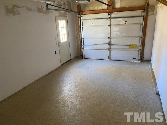 Building Photo - 2813 Isabella Dr