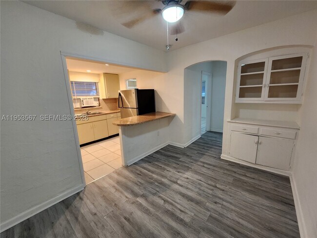 Building Photo - 405 NW 64th St