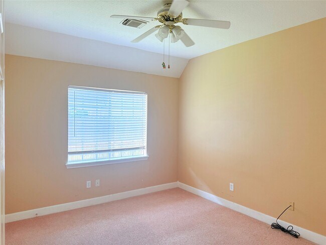 Building Photo - 5010 Rebel Ridge Dr