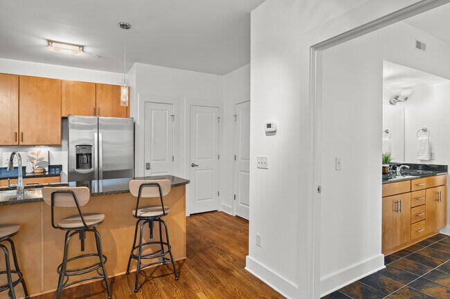 Building Photo - 817 3rd Ave N